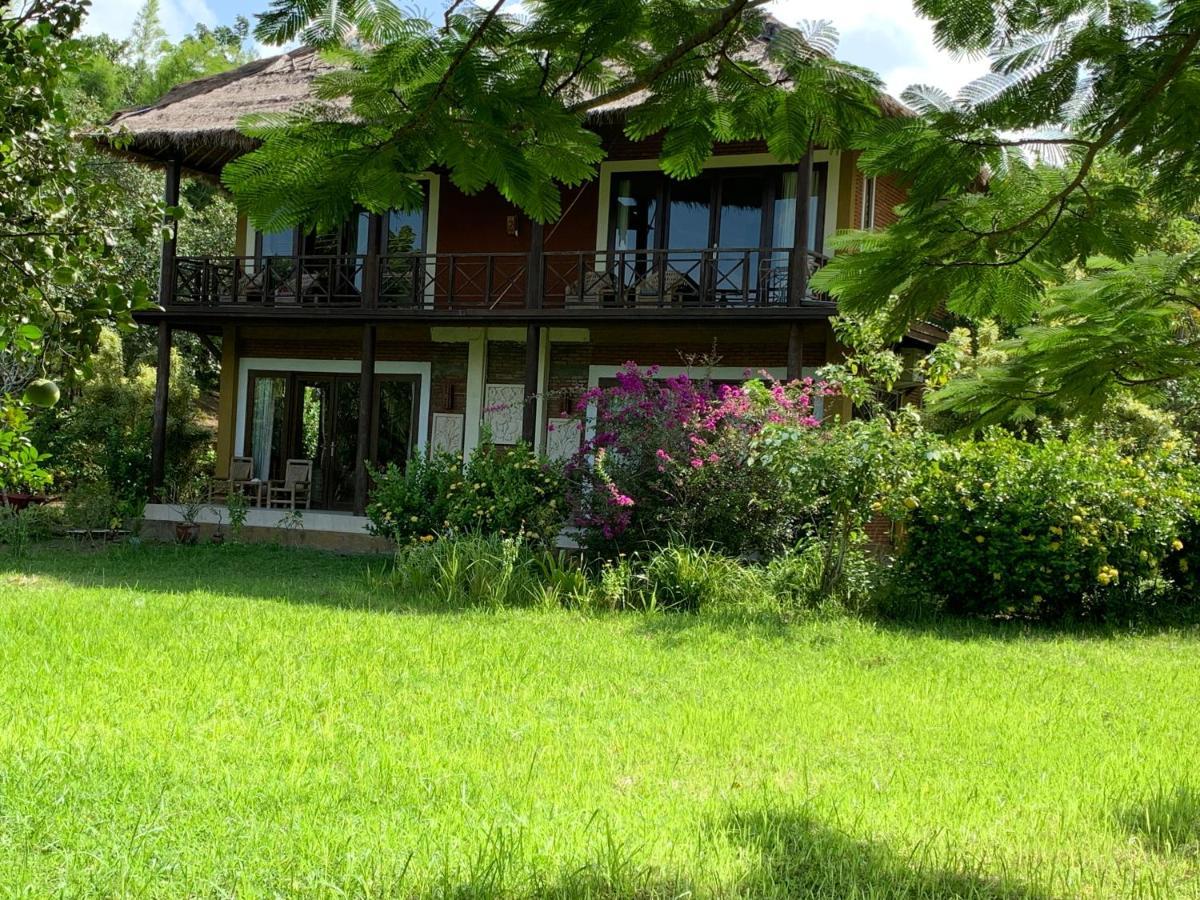 Labuhanpoh Lombok Villas, Villa Paopao מראה חיצוני תמונה